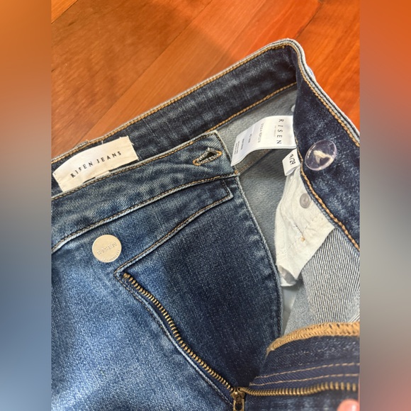 Risen high rise crossover loose ankle skinny jean - Picture 6 of 6